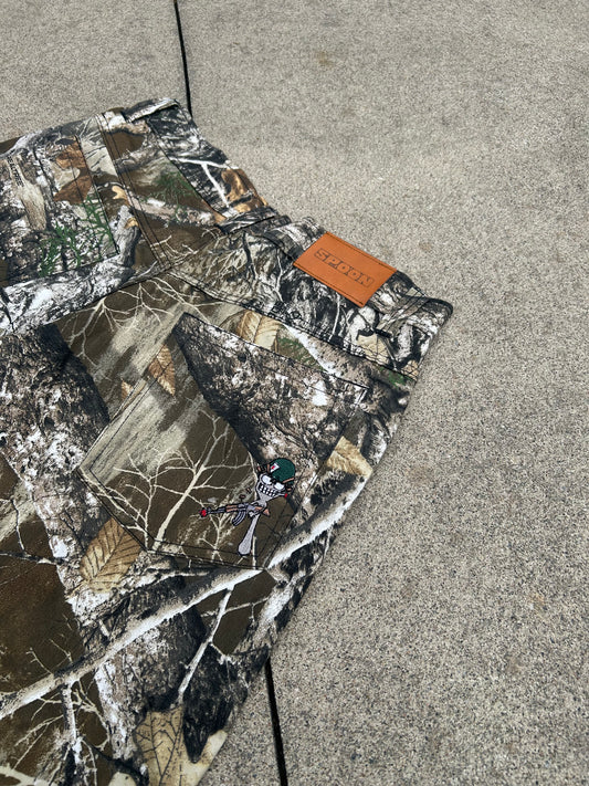 war denim jorts (camo)