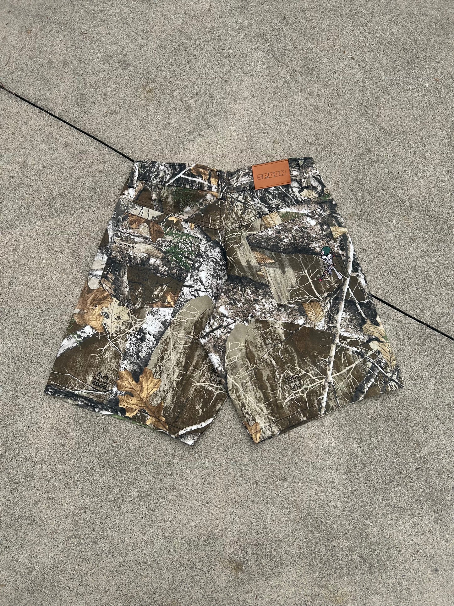 war denim jorts (camo)