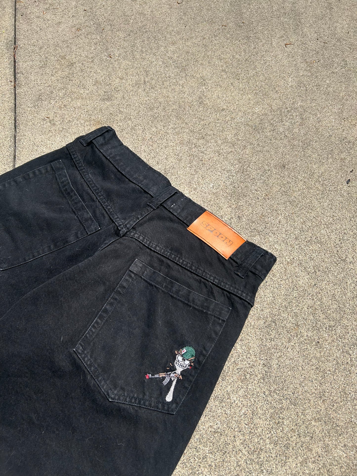 war denim jorts (black)