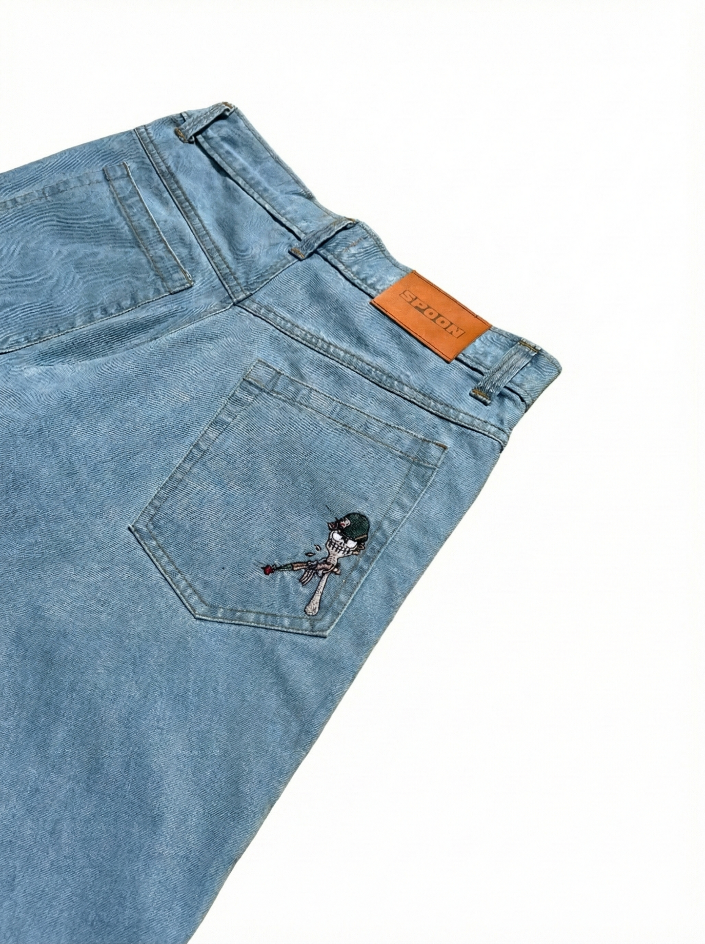 war denim jorts (light blue)